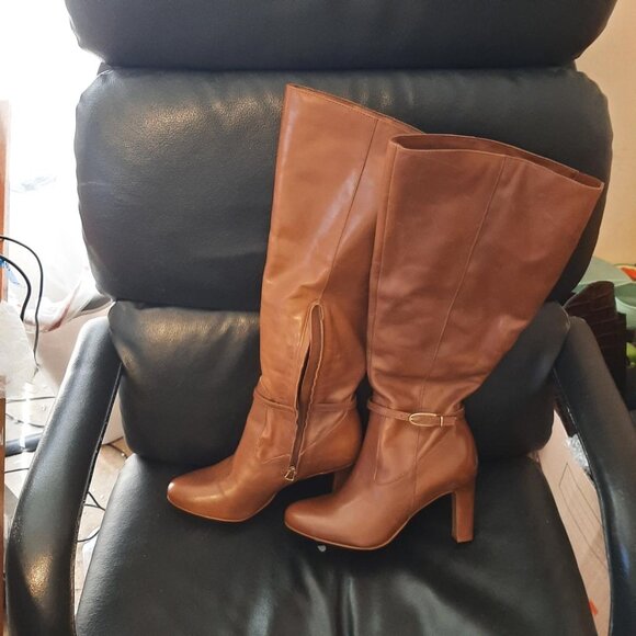 NEW ! Naturalizer Henny Women Leather Wide Calf Knee-High Pump Tan Size 7 - Picture 1 of 7